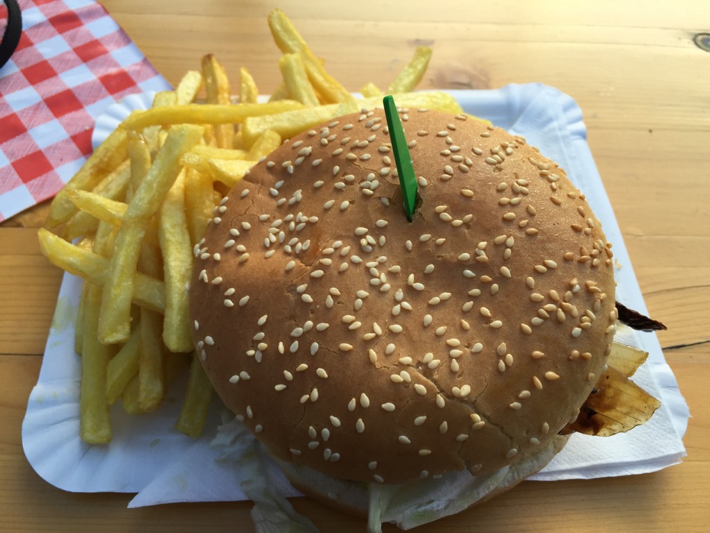 Burger at Schnapshutte Niedera